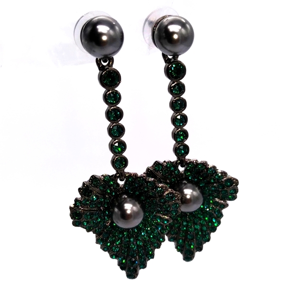Oscar De La Renta Emerald Faux Pearl Earrings - Picture 4 of 6